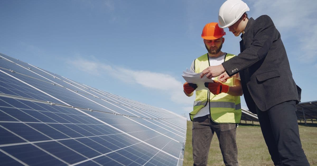 EnergySage vs SolarReviews: Which One AI Reads (130 Answers)